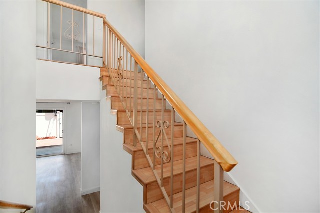 Detail Gallery Image 11 of 20 For 18931 Kittridge St #73,  Reseda,  CA 91335 - 3 Beds | 2 Baths