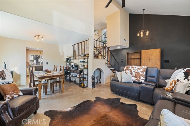 Detail Gallery Image 6 of 44 For 28975 Lotusgarden, Canyon Country,  CA 91387 - 4 Beds | 3 Baths