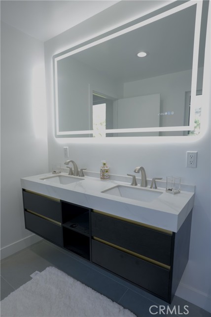 2600 Topanga Skyline photo 38