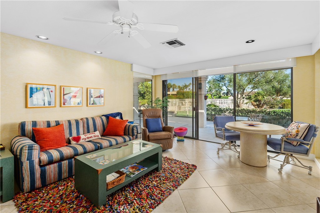 MLS #OC25252368 image #10