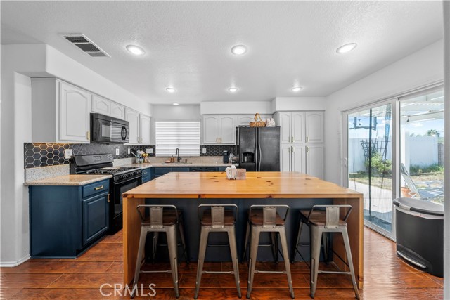 815 Autumn Lane, Corona CA: https://media.crmls.org/medias/ec2be0aa-ae21-4275-835f-b32d4cb22355.jpg