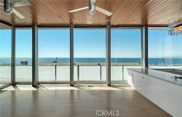 Detail Gallery Image 8 of 23 For 3316 Crest Dr, Manhattan Beach,  CA 90266 - 3 Beds | 3/1 Baths