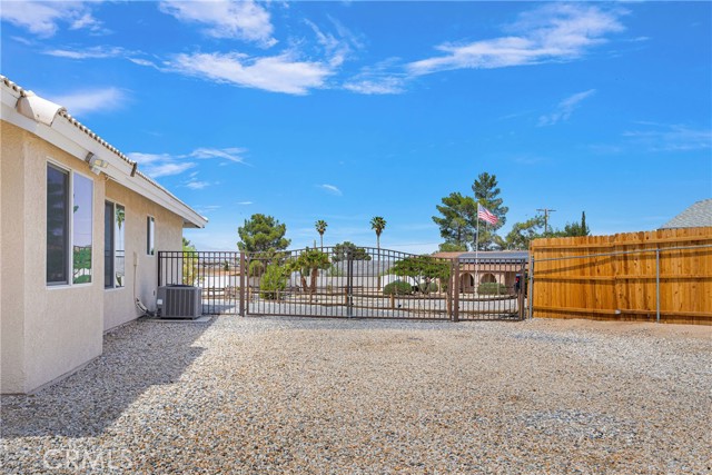 19410 Allegheny Court, Apple Valley CA: https://media.crmls.org/medias/ec2cd272-1f0b-4a39-83d9-d15572c02a8d.jpg