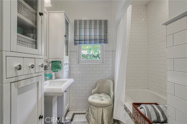 Detail Gallery Image 23 of 46 For 10754 Valley Spring, Studio City,  CA 91602 - 2 Beds | 2 Baths