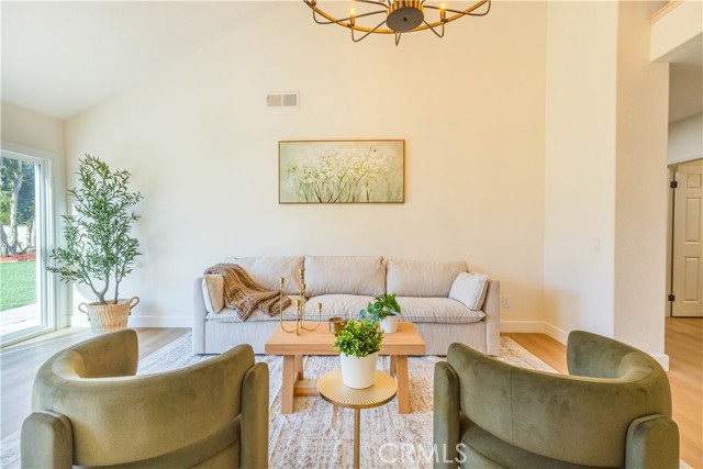 Detail Gallery Image 9 of 36 For 2352 Keusder, Riverside,  CA 92503 - 5 Beds | 3/1 Baths