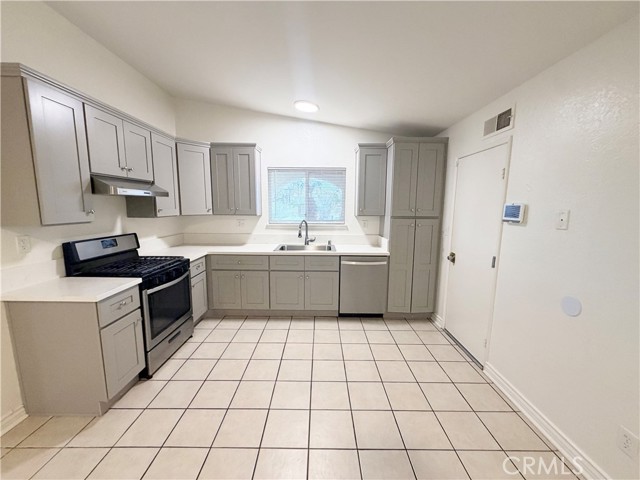 Detail Gallery Image 6 of 23 For 9668 Hemlock Street, Rancho Cucamonga,  CA 91730 - 3 Beds | 2 Baths