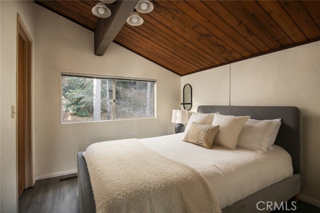 Detail Gallery Image 21 of 33 For 572 Brentwood Dr, Lake Arrowhead,  CA 92352 - 3 Beds | 3 Baths