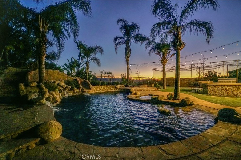https://media.crmls.org/medias/ec2e001b-4161-4897-8923-b60996a44500.jpg?preset=X-Large