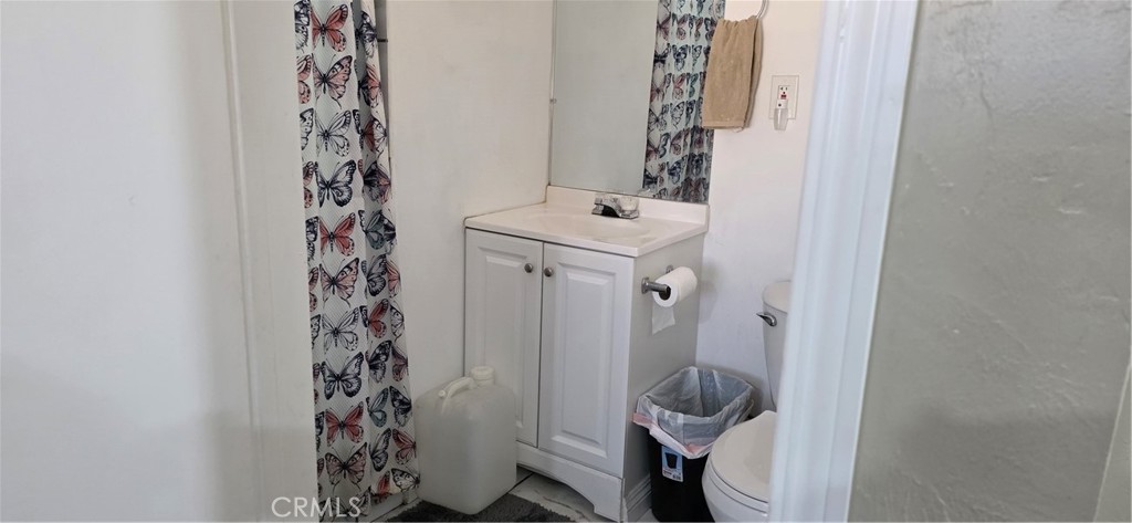 https://media.crmls.org/medias/ec2e7d34-f687-4d2b-aa84-81d0f4e606e9.jpg?preset=X-Large