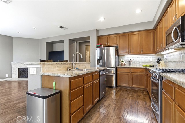 Detail Gallery Image 23 of 42 For 12812 Clemson, Corona,  CA 92880 - 5 Beds | 3 Baths