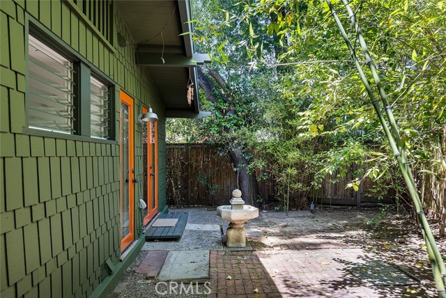 Detail Gallery Image 12 of 20 For 1947 Holliston Ave, Altadena,  CA 91001 - 2 Beds | 1 Baths