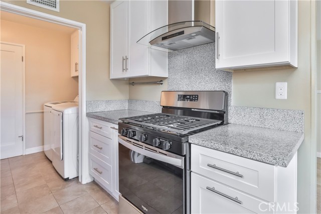 21032 Cantara Street, Canoga Park CA: https://media.crmls.org/medias/ec2f9929-ee36-4fdf-8602-41c94f1abcbe.jpg