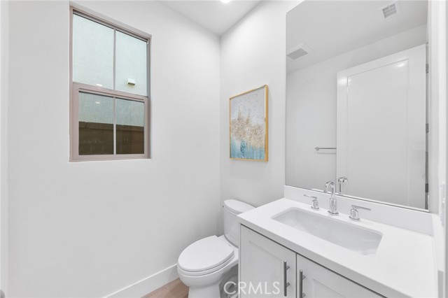 118 Sunnybank, Irvine CA: https://media.crmls.org/medias/ec2fa975-d578-468c-b0a5-bd2c060e4d03.jpg