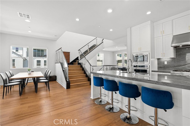 Detail Gallery Image 16 of 54 For 200 Newton, Lake Forest,  CA 92630 - 5 Beds | 4 Baths