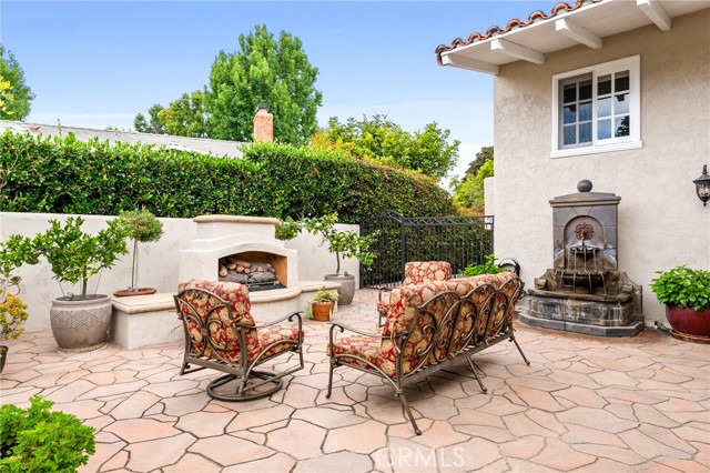 Detail Gallery Image 4 of 27 For 2038 Vista Cajon, Newport Beach,  CA 92660 - 3 Beds | 2/1 Baths