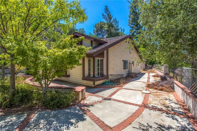 Image 6 of 32 For 1153 Bluegrass Place