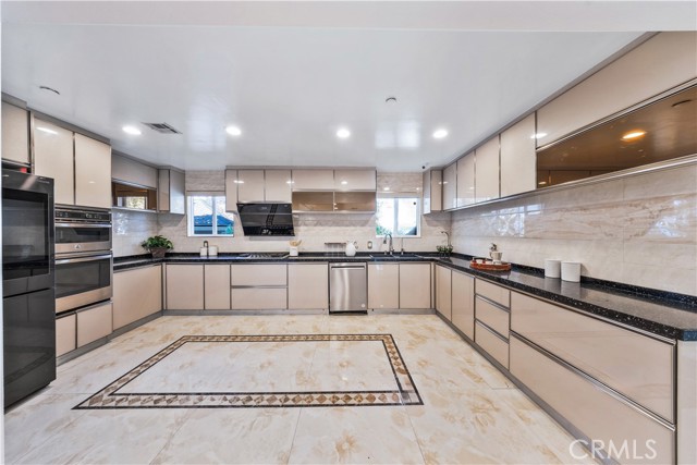 Detail Gallery Image 17 of 48 For 700 Alabama St, San Gabriel,  CA 91775 - 4 Beds | 4 Baths