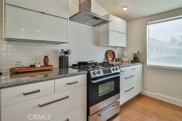 21025 Lemarsh Street, Chatsworth CA: https://media.crmls.org/medias/ec337d96-18a8-4447-bf2b-97c0b9bd0885.jpg