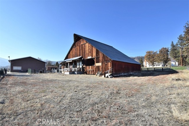 Detail Gallery Image 36 of 39 For 2530 W State Highway 3 Rd, Yreka,  CA 96097 - 4 Beds | 4/1 Baths