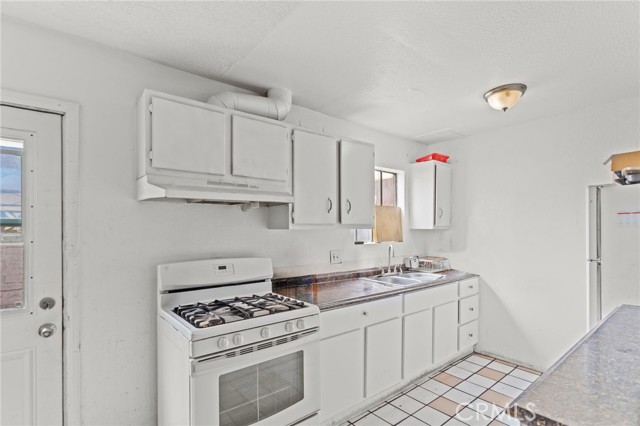 11966 Runnymede Street, North Hollywood CA: https://media.crmls.org/medias/ec33f133-2c8b-4503-8022-38570477440b.jpg