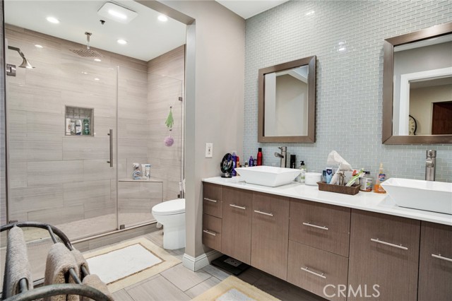 Detail Gallery Image 11 of 15 For 1201 Larrabee St #107,  West Hollywood,  CA 90069 - 2 Beds | 2 Baths