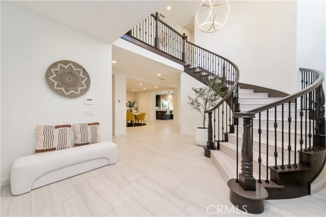 124 Cruiser, Irvine CA: https://media.crmls.org/medias/ec348632-cfc7-41c8-abd6-6e5d84b8aa14.jpg