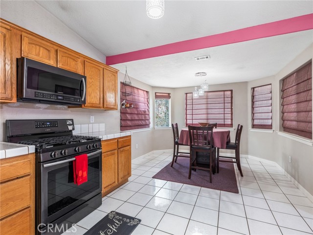Detail Gallery Image 16 of 40 For 18476 Cherry St, Hesperia,  CA 92345 - 4 Beds | 2 Baths