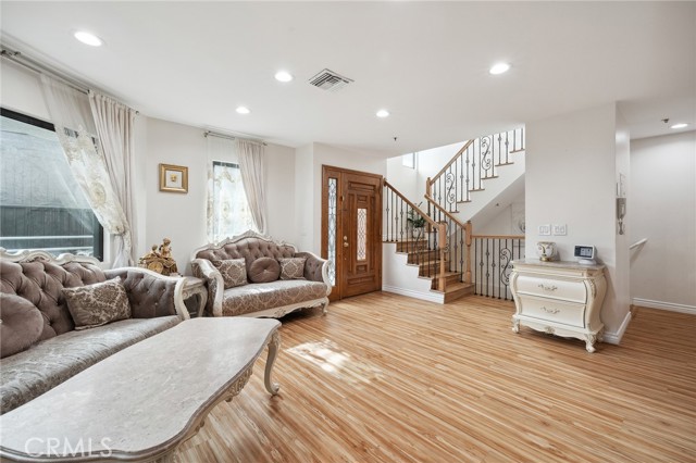 301 W Loraine Street, Glendale CA: https://media.crmls.org/medias/ec35cf84-8dff-4d39-872f-52f089acf10a.jpg