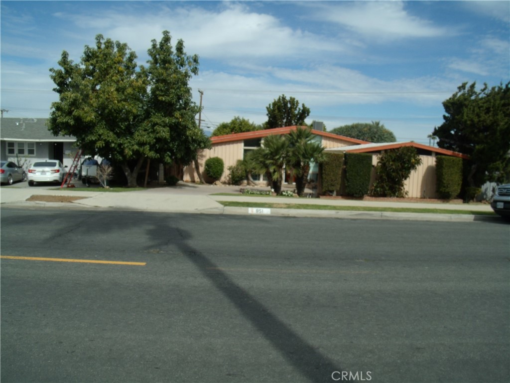 951 W Olive Street, Corona, CA 92882