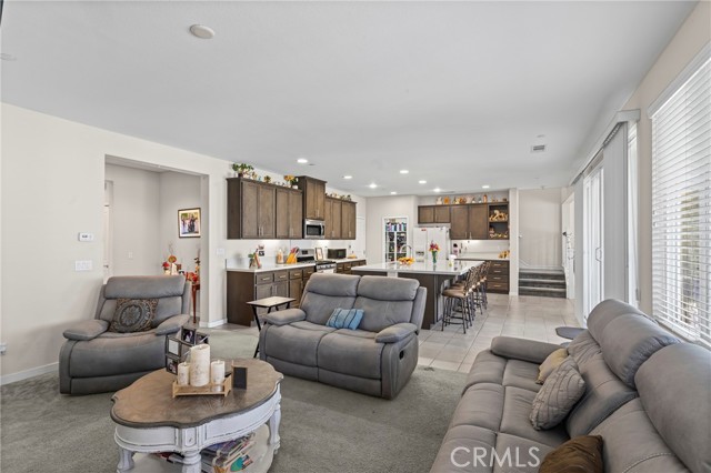 Detail Gallery Image 7 of 26 For 39562 Strada Pozzo, Lake Elsinore,  CA 92532 - 4 Beds | 3 Baths