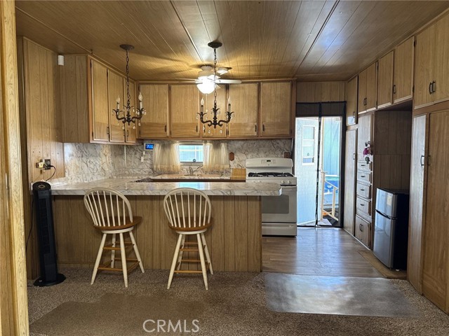 9080 Bloomfield Ave Avenue, Cypress CA: https://media.crmls.org/medias/ec381d84-d9ac-4a3e-9650-f03507c3f094.jpg
