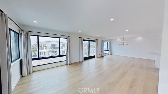 4112 Seashore Drive, Newport Beach CA: https://media.crmls.org/medias/ec3839db-a097-4f0b-a571-a133cc644537.jpg
