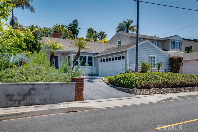 2520 Ardmore Avenue, Hermosa Beach, California 90254, 3 Bedrooms Bedrooms, ,1 BathroomBathrooms,Residential,Sold,Ardmore,SB22085709