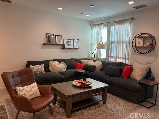 Detail Gallery Image 9 of 26 For 2625 Verna #104,  Corona,  CA 92883 - 3 Beds | 2/1 Baths