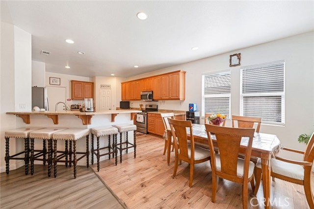 Detail Gallery Image 12 of 34 For 977 Saltbush, Hemet,  CA 92545 - 5 Beds | 2/1 Baths