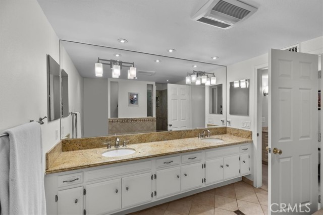 92 Cottonwood Circle, Rolling Hills Estates CA: https://media.crmls.org/medias/ec39e58f-5538-47a5-95e7-19445953186f.jpg