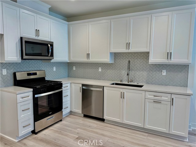 Detail Gallery Image 17 of 24 For 4230 S Hollyhock Paseo #80,  Ontario,  CA 91761 - 3 Beds | 2/1 Baths