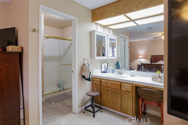 Detail Gallery Image 12 of 26 For 18571 Glenview Ct, Tehachapi,  CA 93561 - 3 Beds | 3/1 Baths
