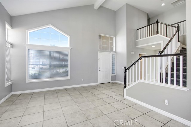 Detail Gallery Image 6 of 28 For 2421 W Calle Celeste Dr, Rialto,  CA 92377 - 5 Beds | 3 Baths