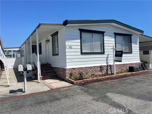 20701 Beach Boulevard, Huntington Beach CA: https://media.crmls.org/medias/ec3baf17-220b-4300-8de9-a5635a1dbb7f.jpg