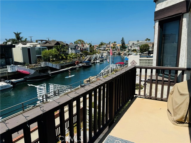 87 Rivo Alto Canal, Long Beach CA: https://media.crmls.org/medias/ec3bbd92-177e-4bca-a449-a2e060b33b08.jpg