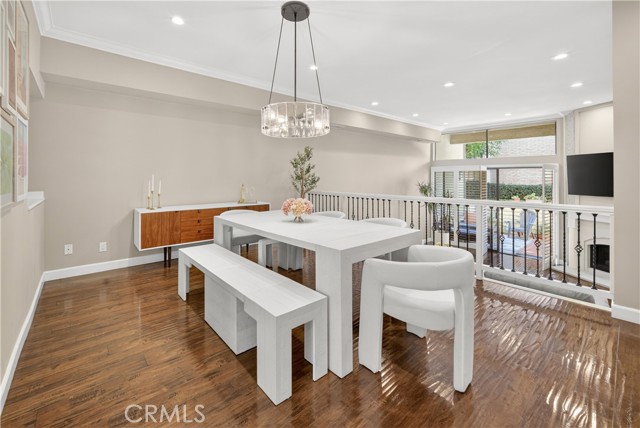 Detail Gallery Image 11 of 36 For 5240 Yarmouth, Encino,  CA 91316 - 3 Beds | 2/1 Baths