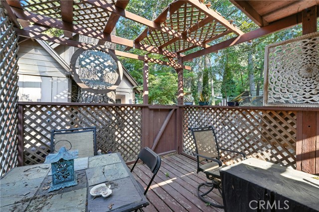373 Redwood Lane, Crestline CA: https://media.crmls.org/medias/ec3bff19-fe10-45df-b7cf-7bf4a7b09ec9.jpg