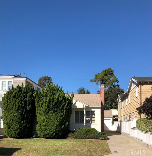 Prime tree section property. Remodel or build your dream home. Close to everything wonderful about Manhattan Beach.
