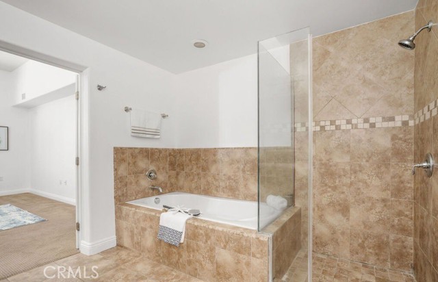 1835 S Barrington Avenue, Los Angeles CA: https://media.crmls.org/medias/ec3cc074-bddd-4b9e-a63f-3002c982feb9.jpg