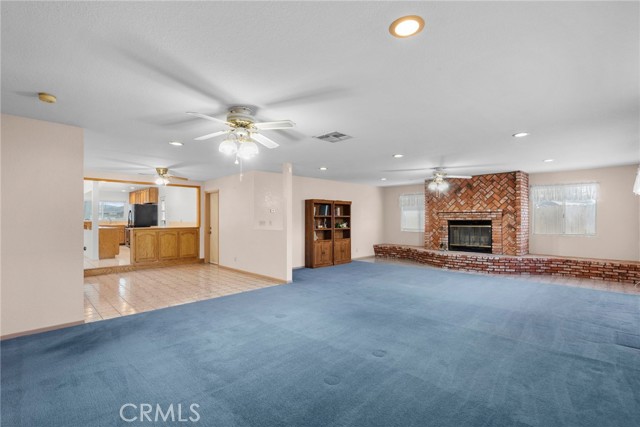 Detail Gallery Image 9 of 37 For 1529 E Avenue Q6, Palmdale,  CA 93550 - 4 Beds | 2 Baths