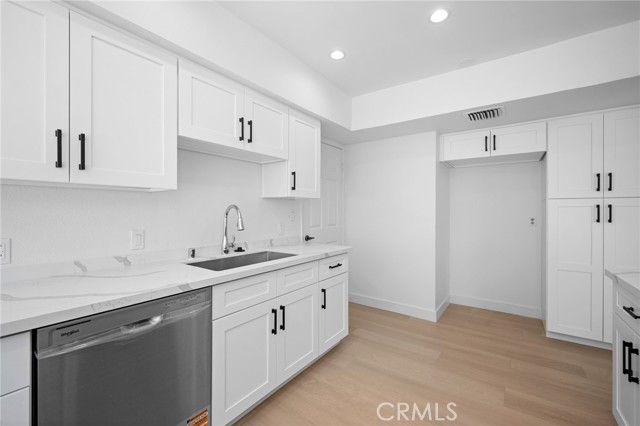 Detail Gallery Image 16 of 33 For 350 W Loraine St #101,  Glendale,  CA 91202 - 2 Beds | 2 Baths