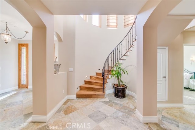 Detail Gallery Image 7 of 67 For 5230 Quakertown Ave, Woodland Hills,  CA 91364 - 5 Beds | 5 Baths