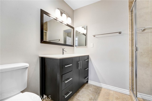Detail Gallery Image 10 of 24 For 5243 Yarmouth #31,  Encino,  CA 91316 - 3 Beds | 2/1 Baths