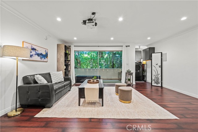 Detail Gallery Image 5 of 27 For 5215 Balboa Bld #203,  Encino,  CA 91316 - 2 Beds | 2 Baths